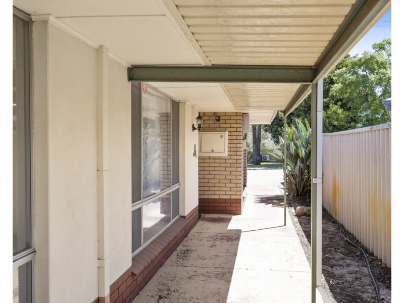 16 Mandora Way, Riverton WA 6148