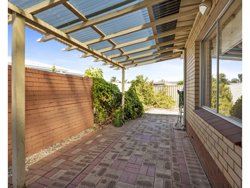 16 Mandora Way, Riverton WA 6148