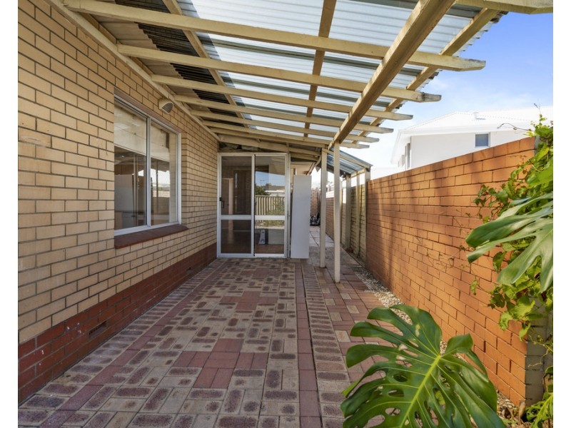 16 Mandora Way, Riverton WA 6148