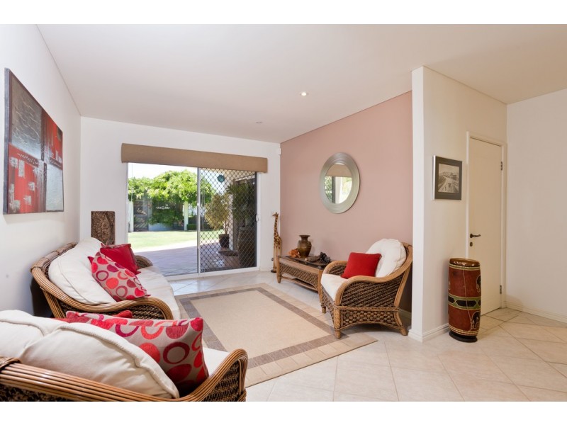 8 Baldwin Ave, Mount Pleasant WA 6153