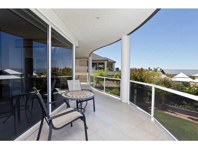 8 Baldwin Ave, Mount Pleasant WA 6153