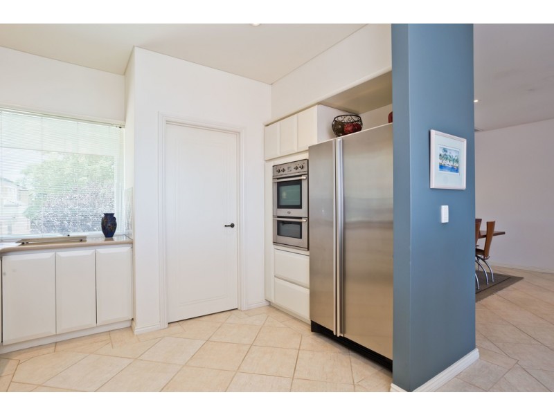 8 Baldwin Ave, Mount Pleasant WA 6153