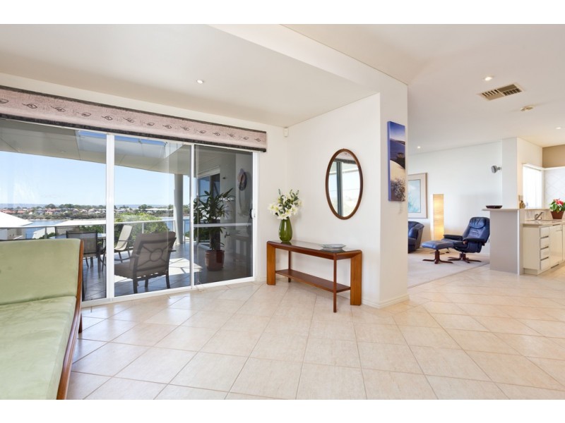 8 Baldwin Ave, Mount Pleasant WA 6153