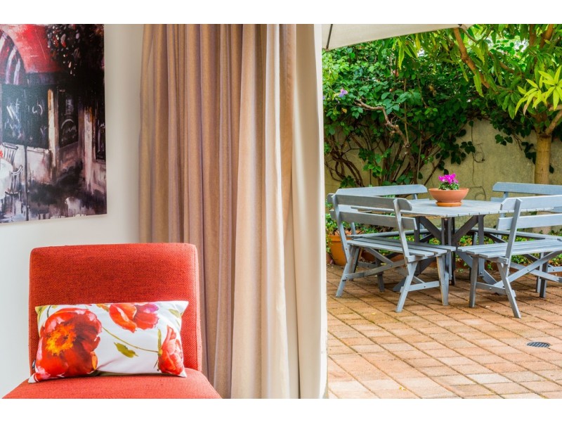 1/43 Macrae Rd, Applecross WA 6153