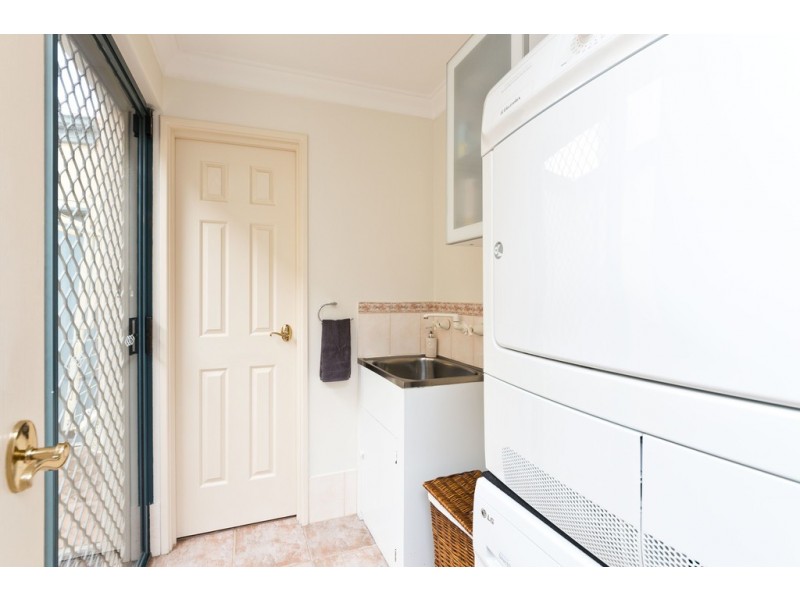 1/43 Macrae Rd, Applecross WA 6153