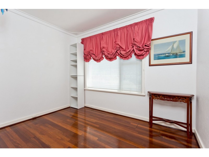 18 Purdie Ave, Ardross WA 6153