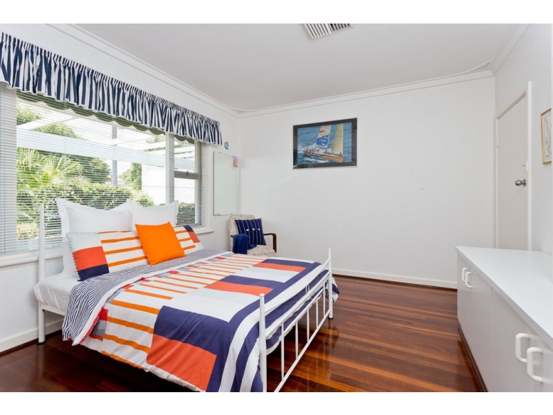 18 Purdie Ave, Ardross WA 6153