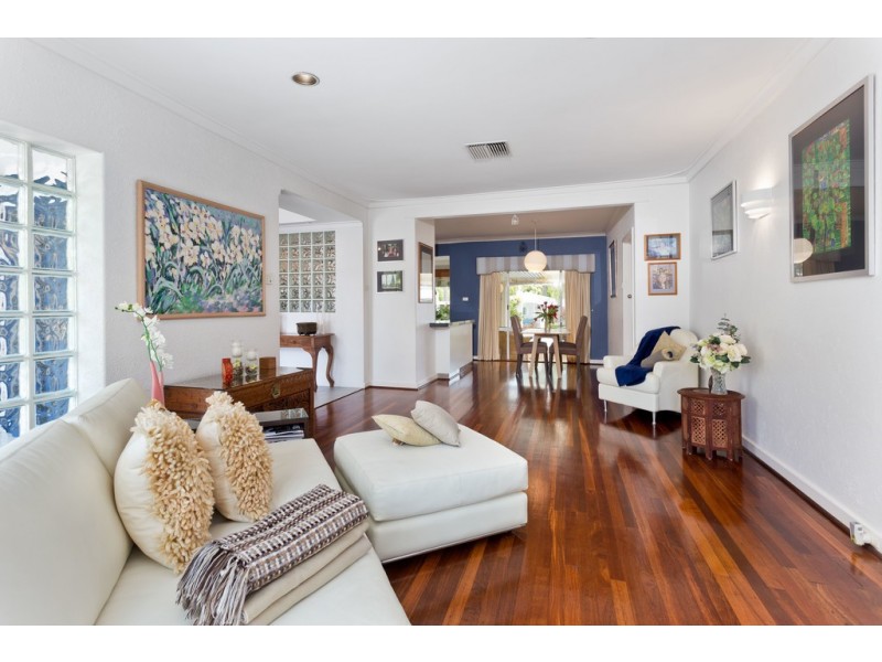 18 Purdie Ave, Ardross WA 6153