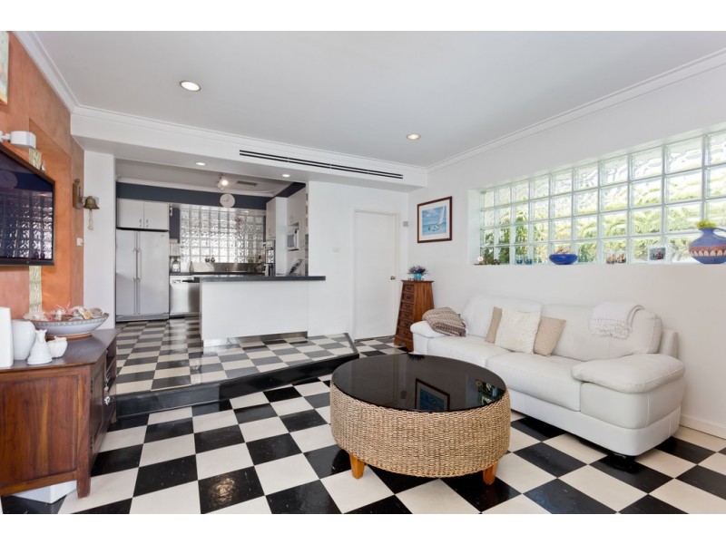 18 Purdie Ave, Ardross WA 6153