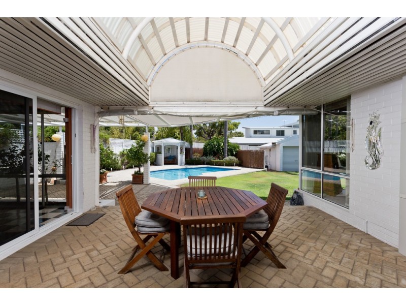 18 Purdie Ave, Ardross WA 6153