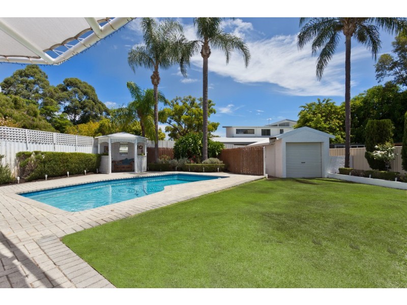 18 Purdie Ave, Ardross WA 6153