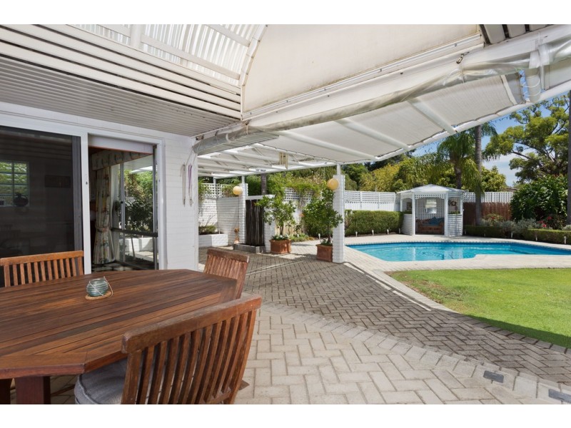 18 Purdie Ave, Ardross WA 6153