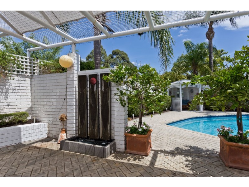 18 Purdie Ave, Ardross WA 6153