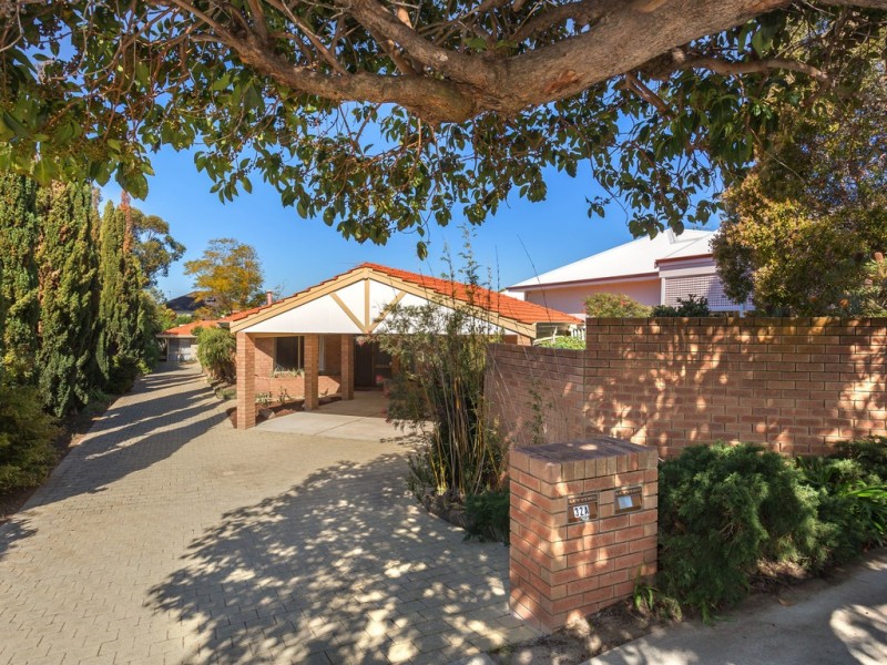 32 Ogilvie Rd, Mount Pleasant WA 6153