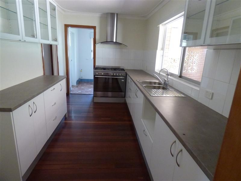 190 Riseley St, Booragoon WA 6154