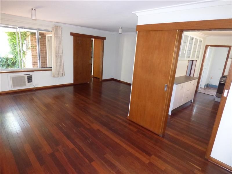 190 Riseley St, Booragoon WA 6154