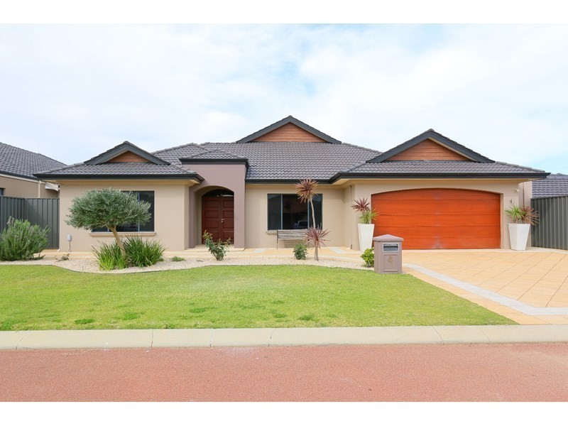 4 Carbine Way, Munster WA 6166