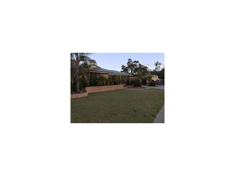 4 Lakewook Cove, Kenwick WA 6107