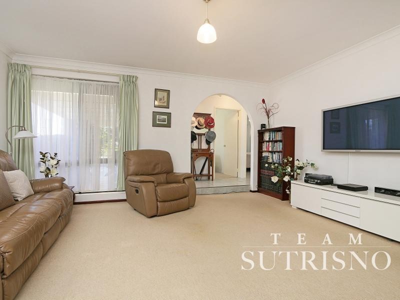 14 Villiers Way, Parkwood WA 6147