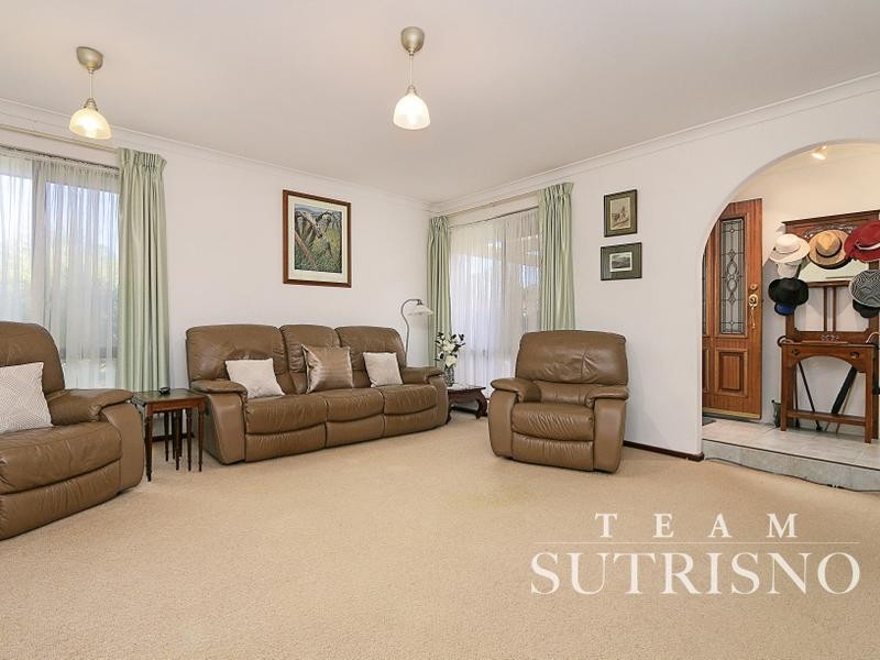 14 Villiers Way, Parkwood WA 6147