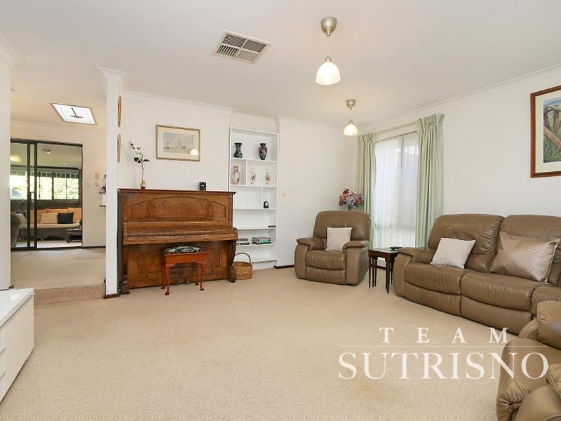 14 Villiers Way, Parkwood WA 6147