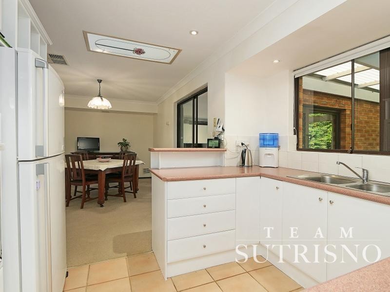 14 Villiers Way, Parkwood WA 6147