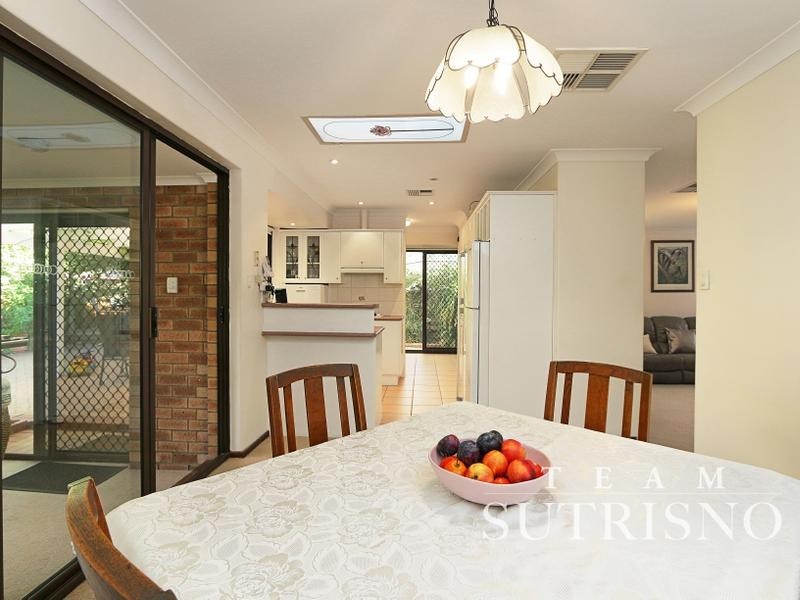 14 Villiers Way, Parkwood WA 6147