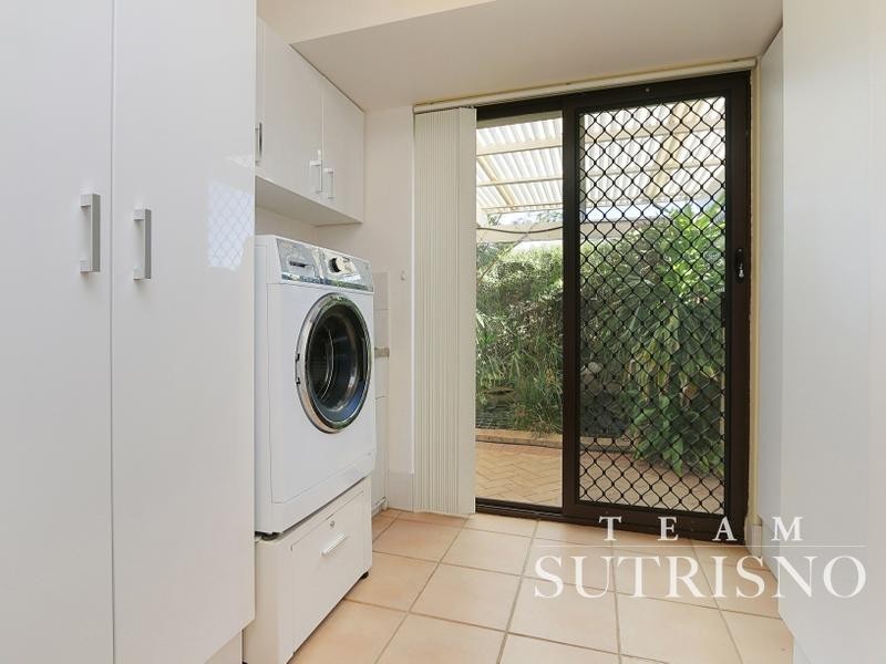 14 Villiers Way, Parkwood WA 6147