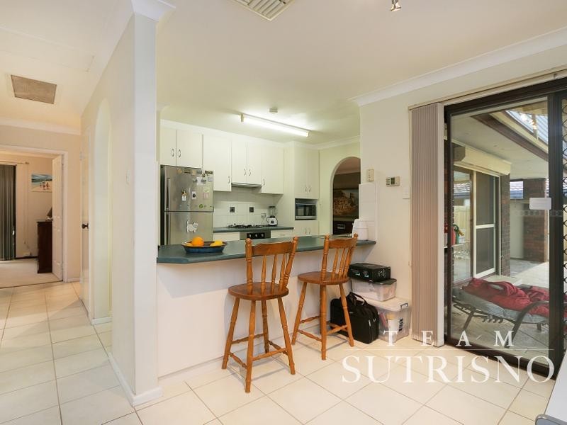 48 Romney Way, Parkwood WA 6147