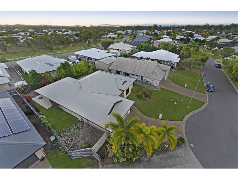 32 Donostia Crescent, Bushland Beach QLD 4818