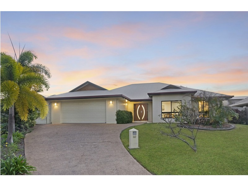 32 Donostia Crescent, Bushland Beach QLD 4818