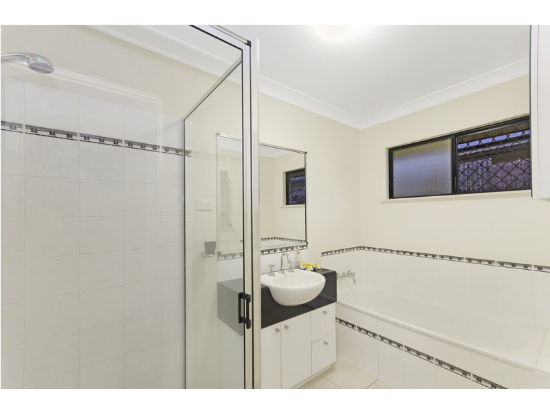 32 Donostia Crescent, Bushland Beach QLD 4818