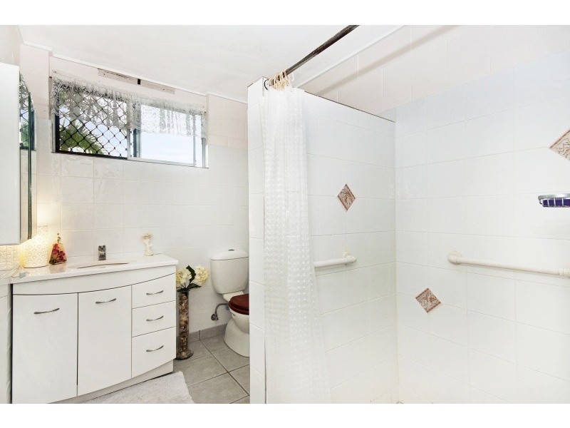 15 Buckby Street, Pallarenda QLD 4810