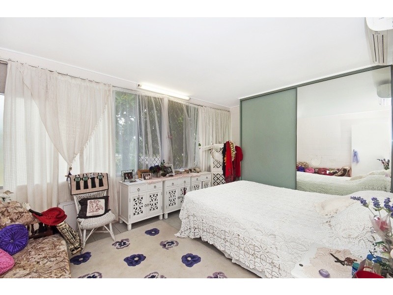 15 Buckby Street, Pallarenda QLD 4810