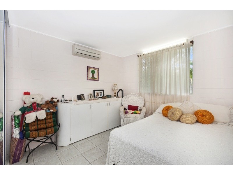 15 Buckby Street, Pallarenda QLD 4810