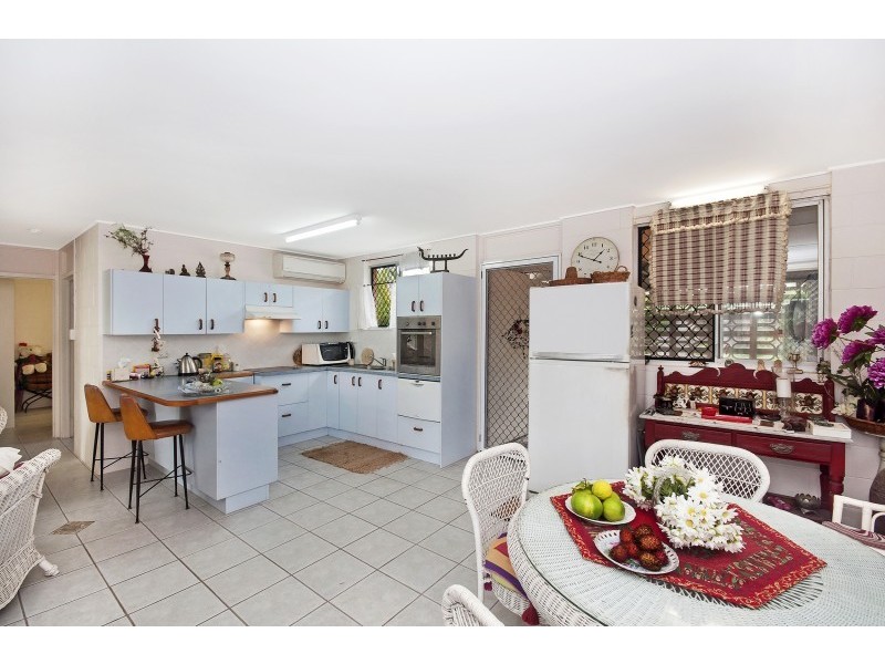 15 Buckby Street, Pallarenda QLD 4810