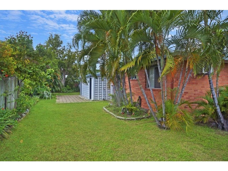 15 Buckby Street, Pallarenda QLD 4810