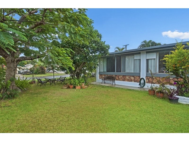 15 Buckby Street, Pallarenda QLD 4810