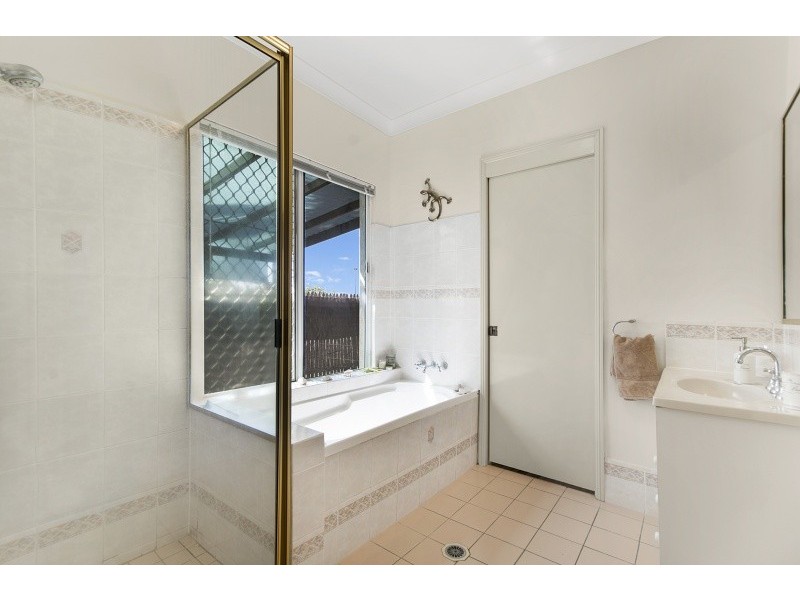 70 Eureka Crescent, Kirwan QLD 4817