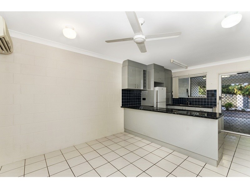 4/11 Cheyne Street, Pimlico QLD 4812