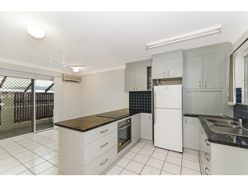 4/11 Cheyne Street, Pimlico QLD 4812