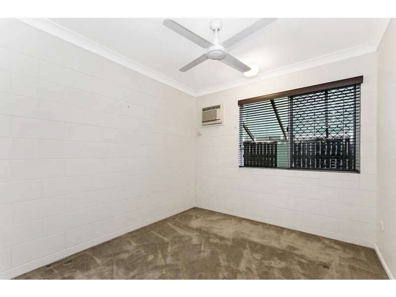 4/11 Cheyne Street, Pimlico QLD 4812