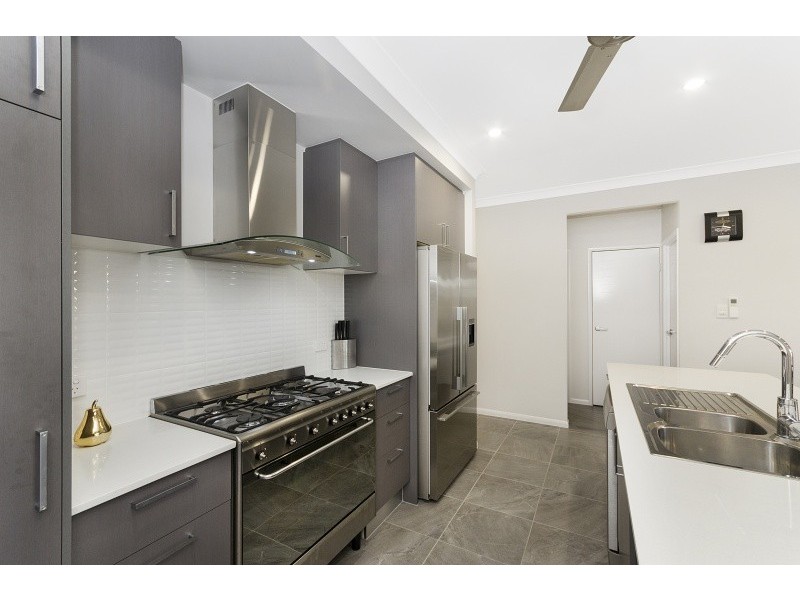 26 Emperor Boulevard, Burdell QLD 4818