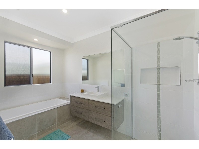 18 Friday Avenue, Burdell QLD 4818