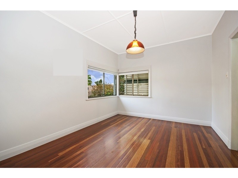 60 Henry Street, West End QLD 4810