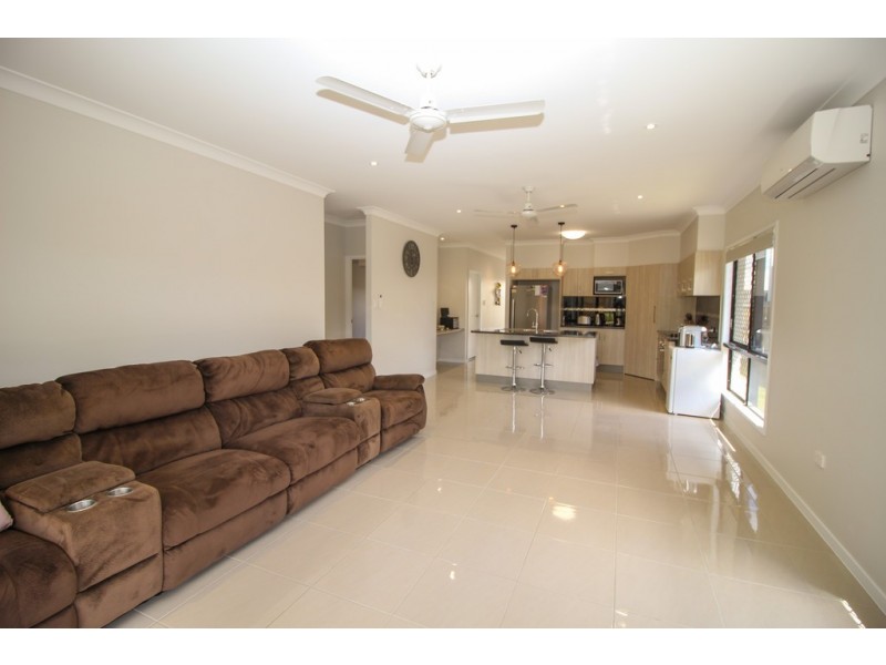 60 Poinsettia Drive, Bohle Plains QLD 4817