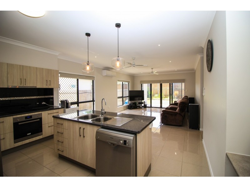 60 Poinsettia Drive, Bohle Plains QLD 4817