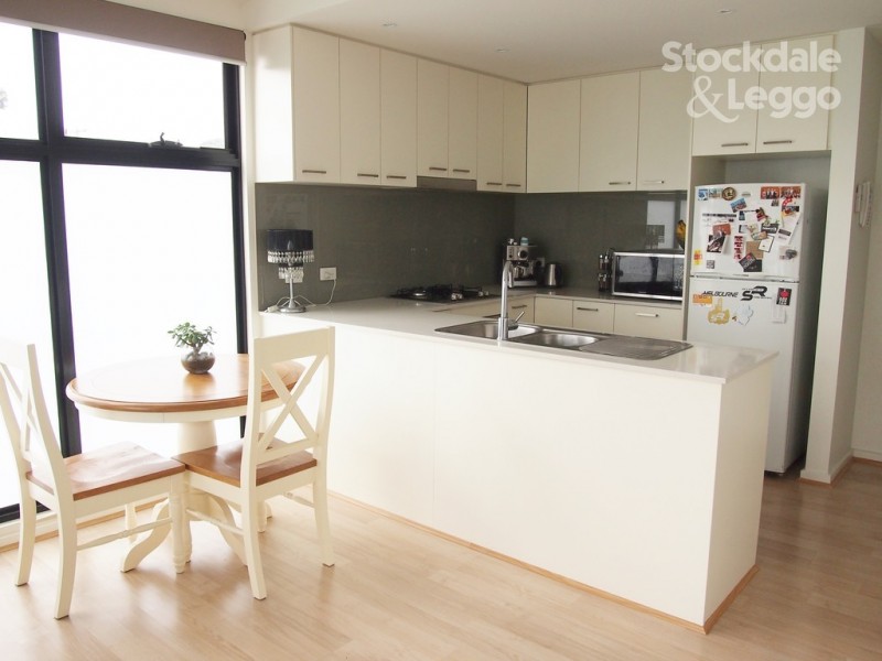 209/300 Middleborough Road, Blackburn VIC 3130
