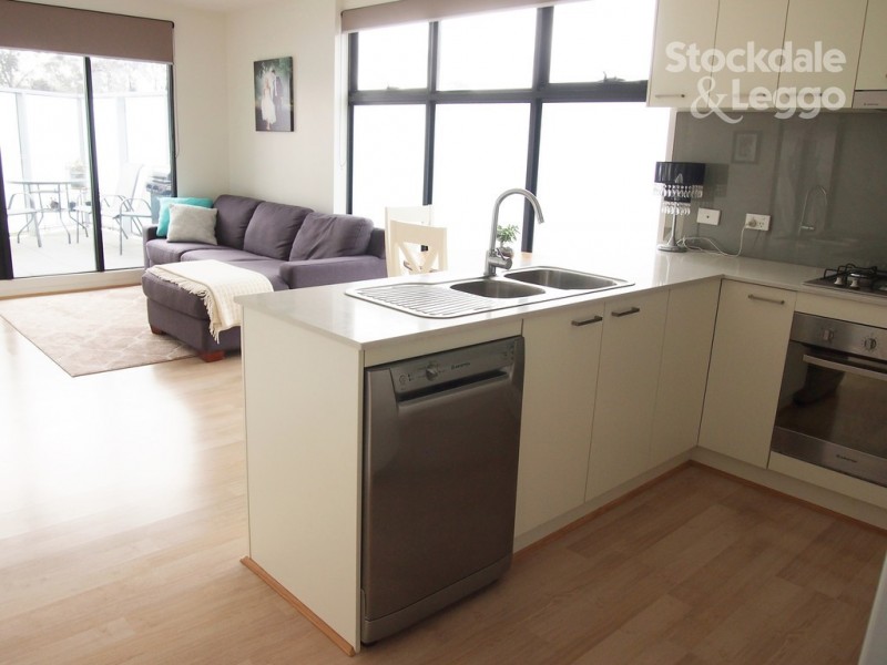 209/300 Middleborough Road, Blackburn VIC 3130