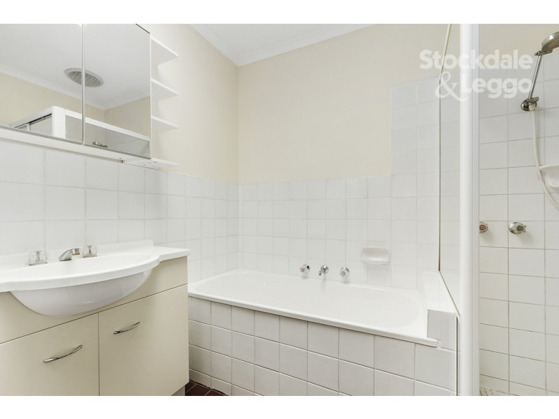 2/18 Freeman Street, Ringwood East VIC 3135